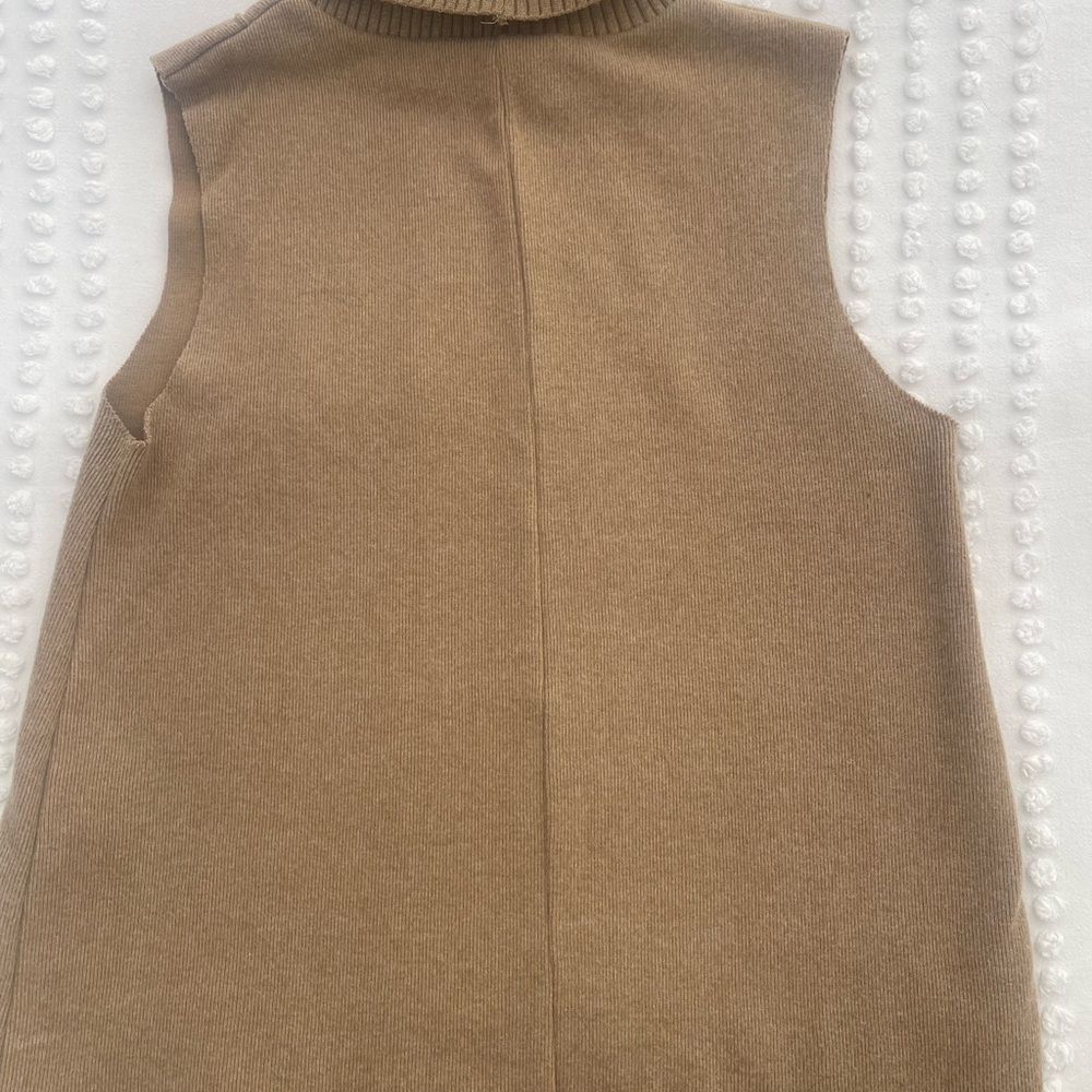 Zara turtleneck sleeveless sweater
